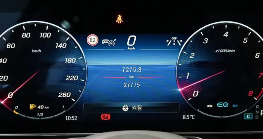 Mercedes-Benz S-Class 