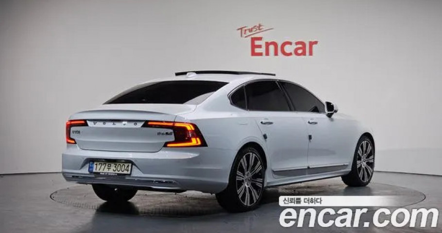 Volvo S90 