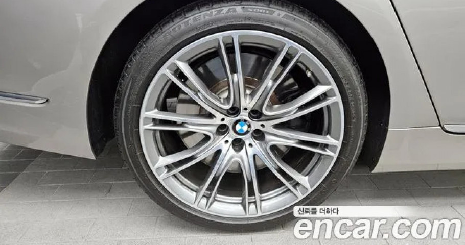 BMW 7-Series 