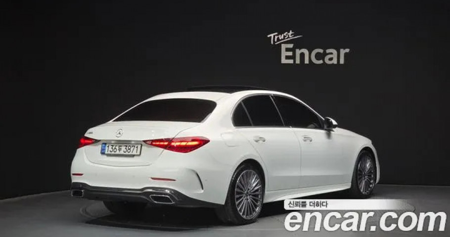 Mercedes-Benz C-Class 