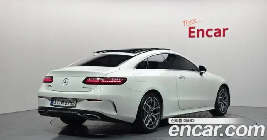 Mercedes-Benz E-Class 
