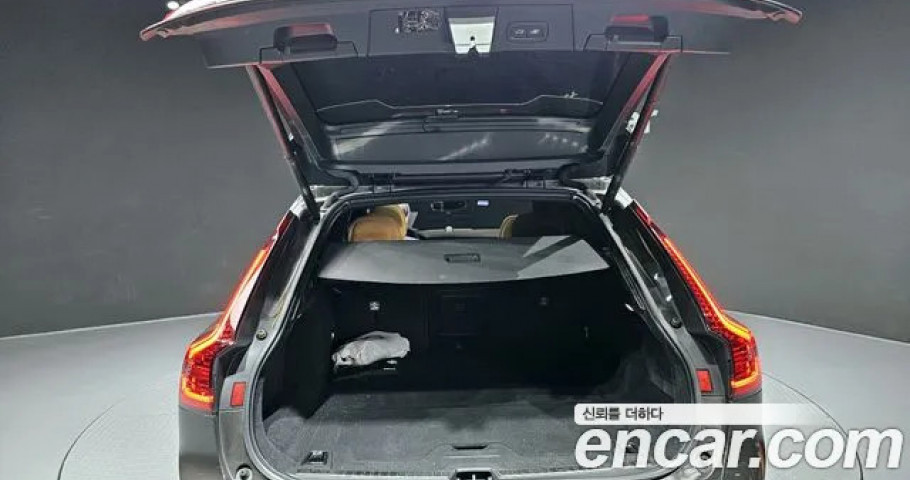 Volvo V90 