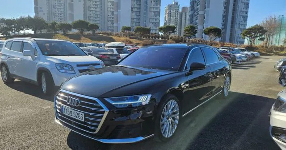 Audi A8 