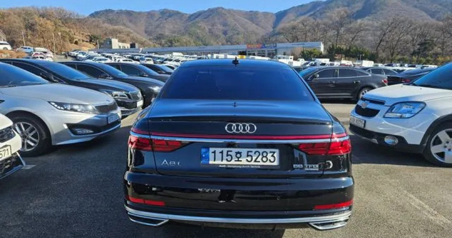 Audi A8 