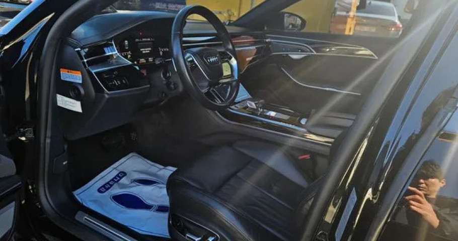 Audi A8 