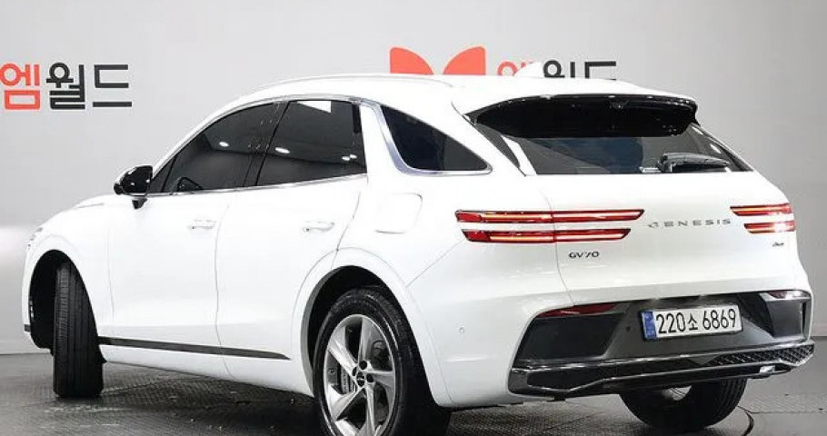 Genesis Gv70 