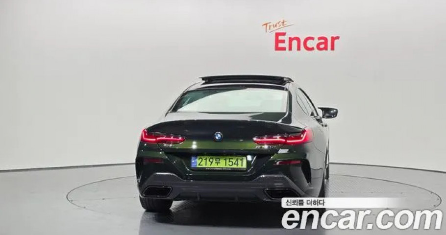BMW 8-Series 