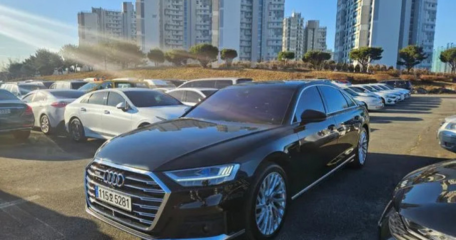 Audi A8 