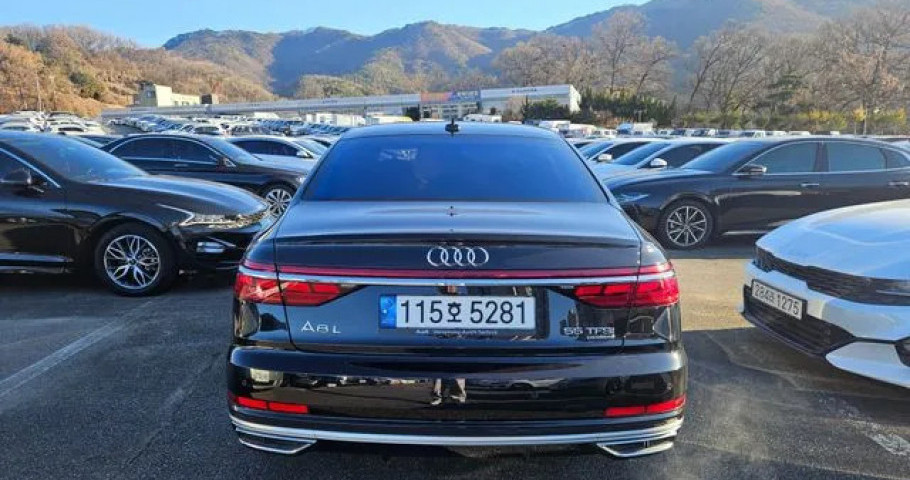 Audi A8 