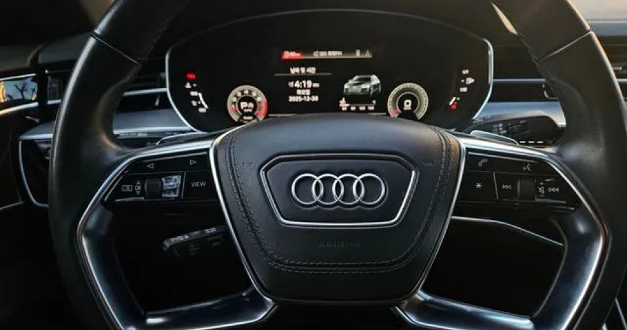 Audi A8 
