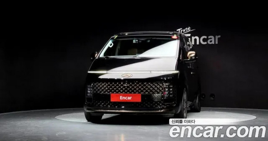 Hyundai Staria 