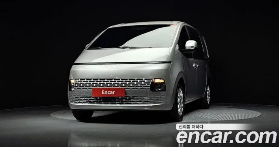 Hyundai Staria 