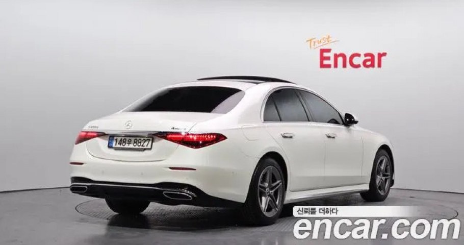 Mercedes-Benz S-Class 