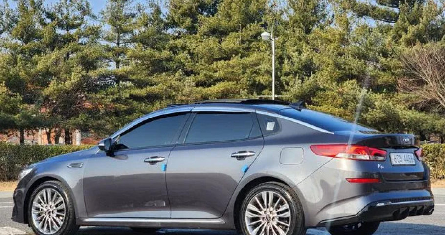 Kia K5 