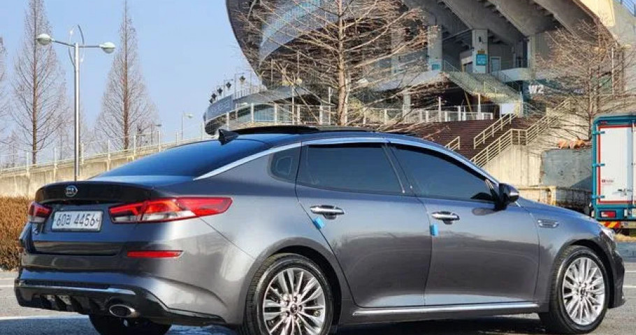Kia K5 