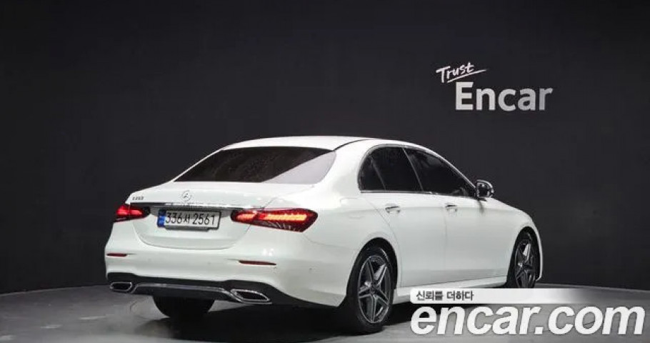 Mercedes-Benz E-Class 