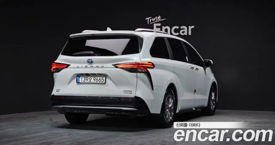 Toyota Sienna 