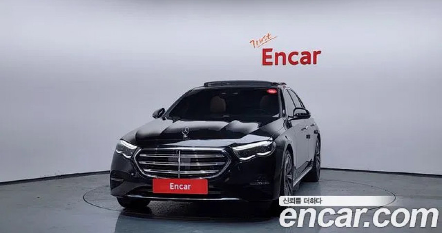 Mercedes-Benz E-Class 