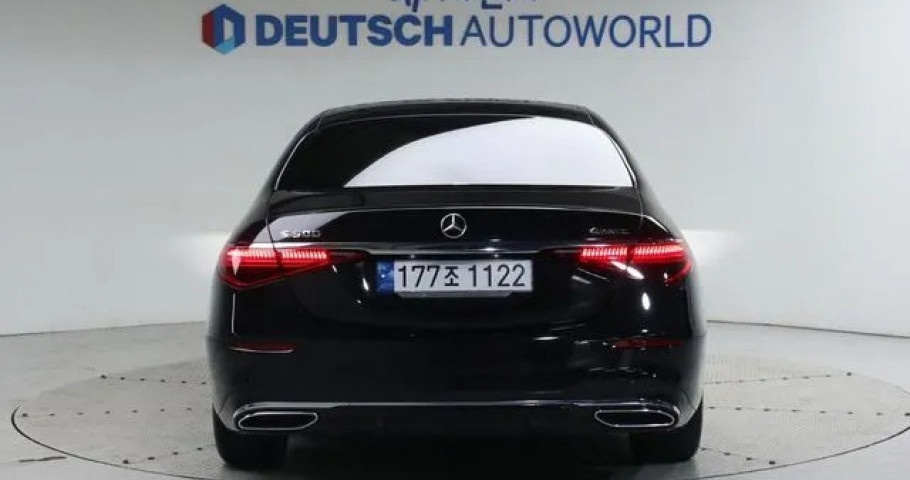 Mercedes-Benz S-Class 