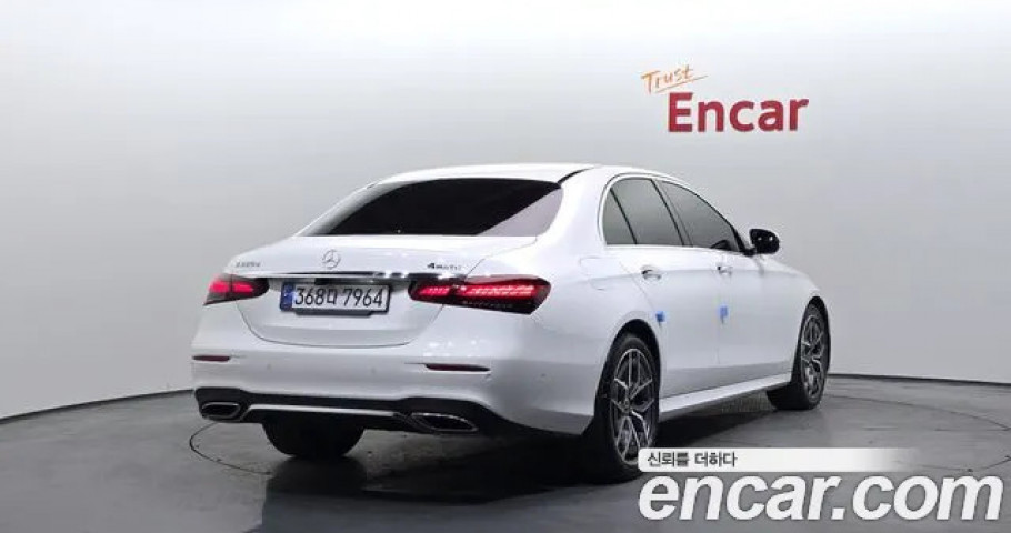 Mercedes-Benz E-Class 