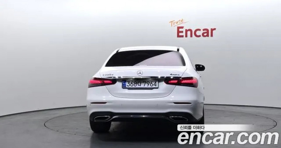 Mercedes-Benz E-Class 