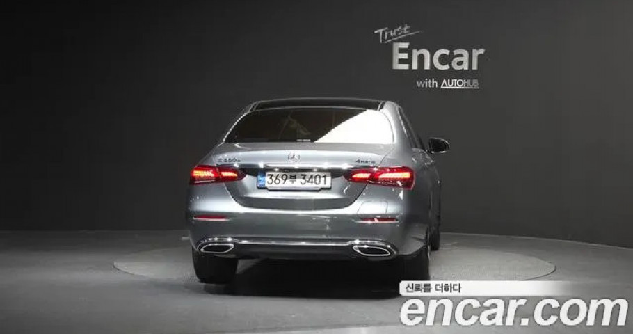 Mercedes-Benz E-Class 