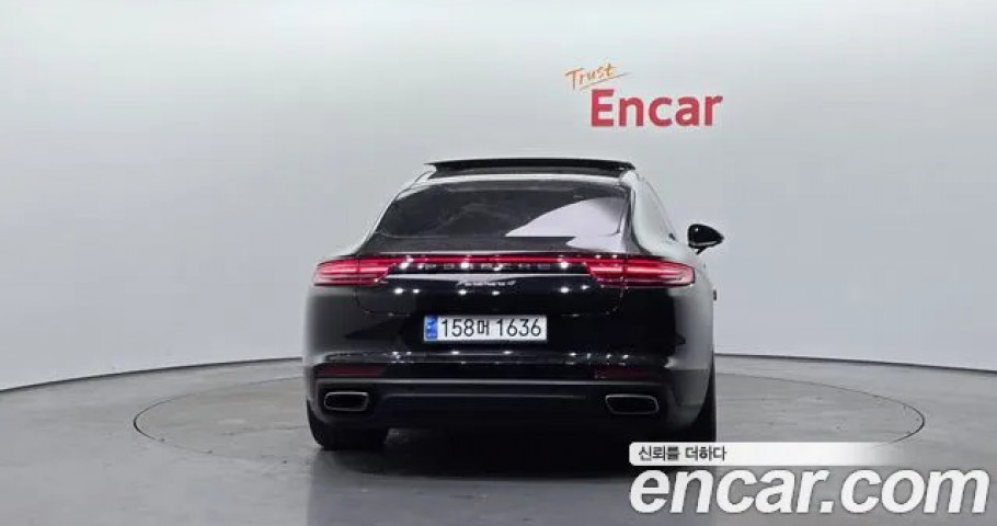 Porsche Panamera 