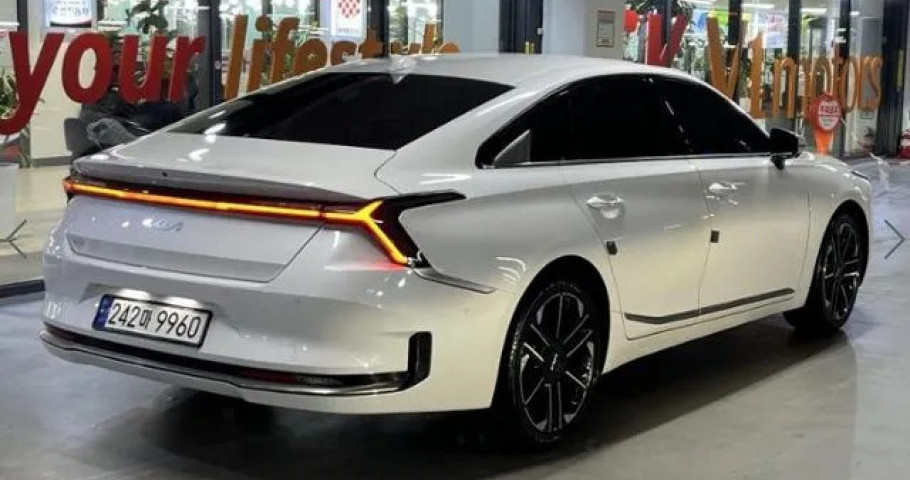Kia K8 