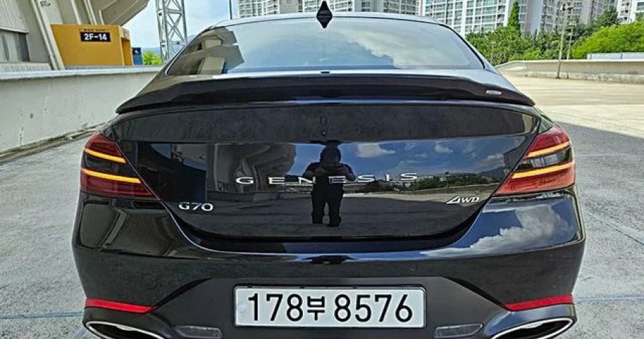 Genesis G70 