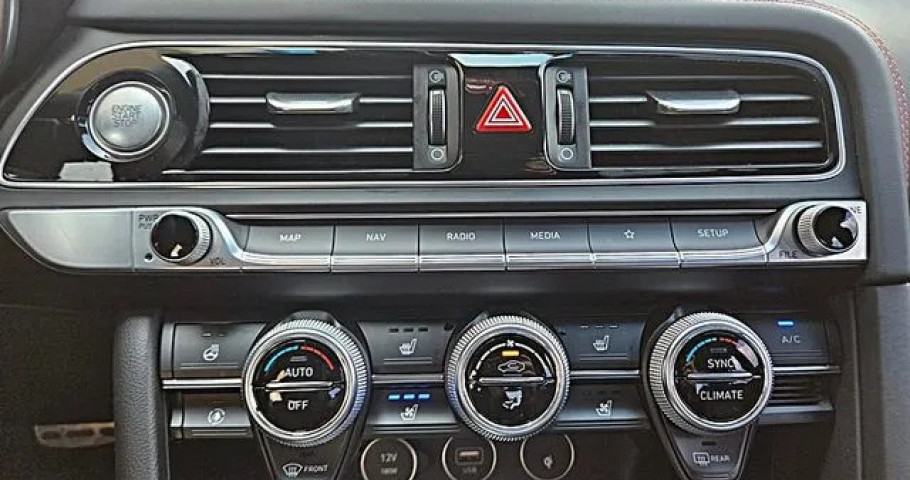 Genesis G70 