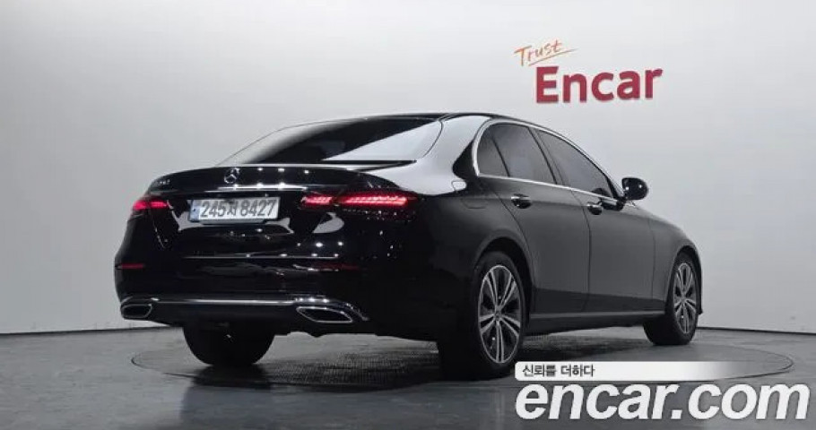 Mercedes-Benz E-Class 