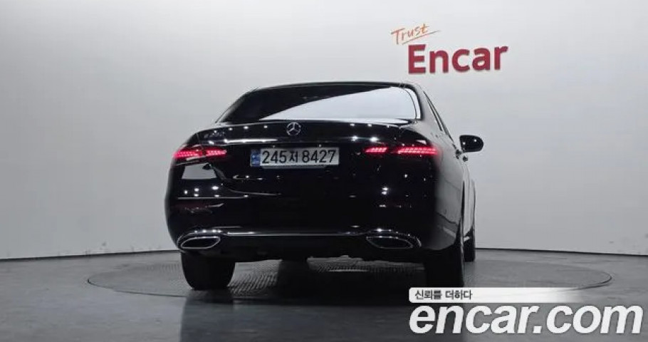 Mercedes-Benz E-Class 