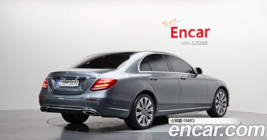 Mercedes-Benz E-Class 