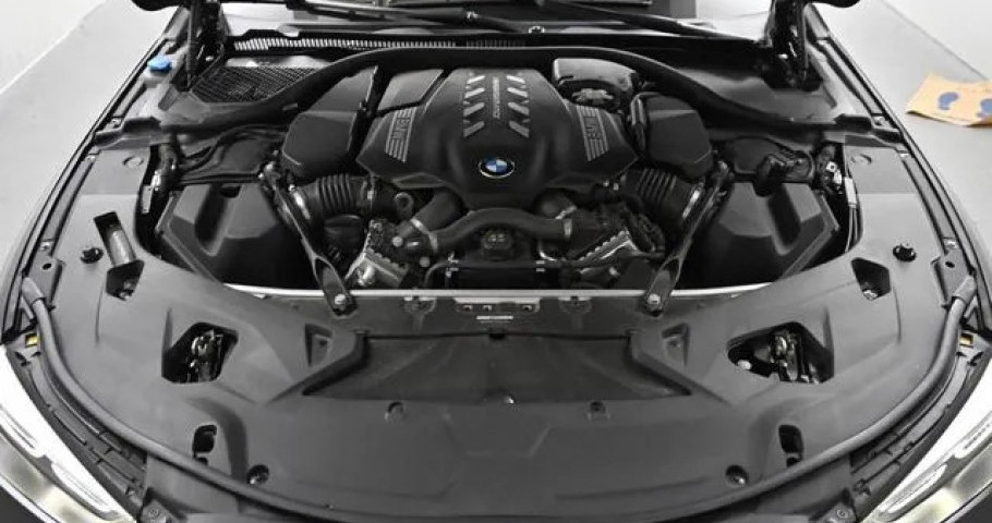 Bmw 8-Series 