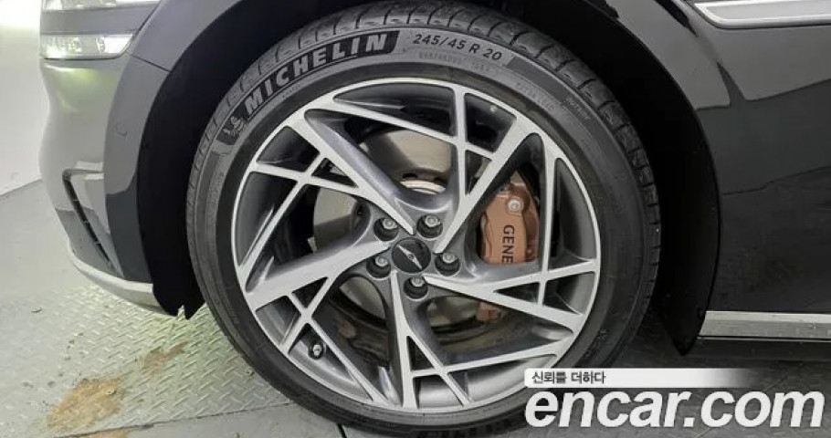 Genesis G90 