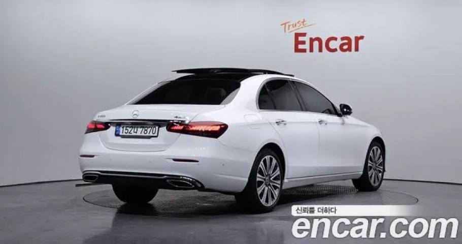 Mercedes-Benz E-Class 