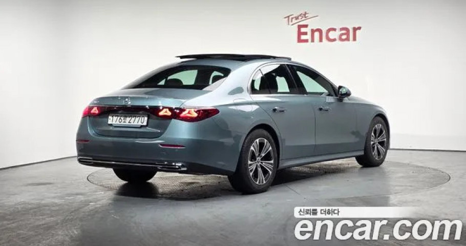 Mercedes-Benz E-Class 