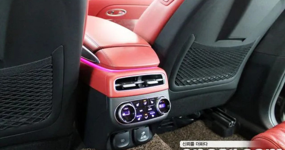 Genesis Gv70 