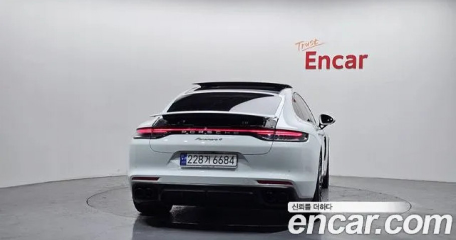 Porsche Panamera 