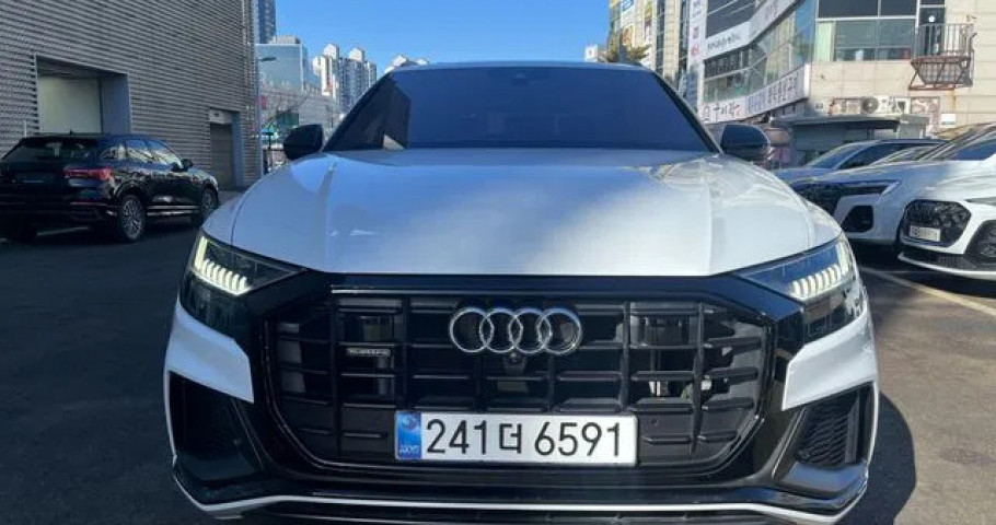 Audi Q8 