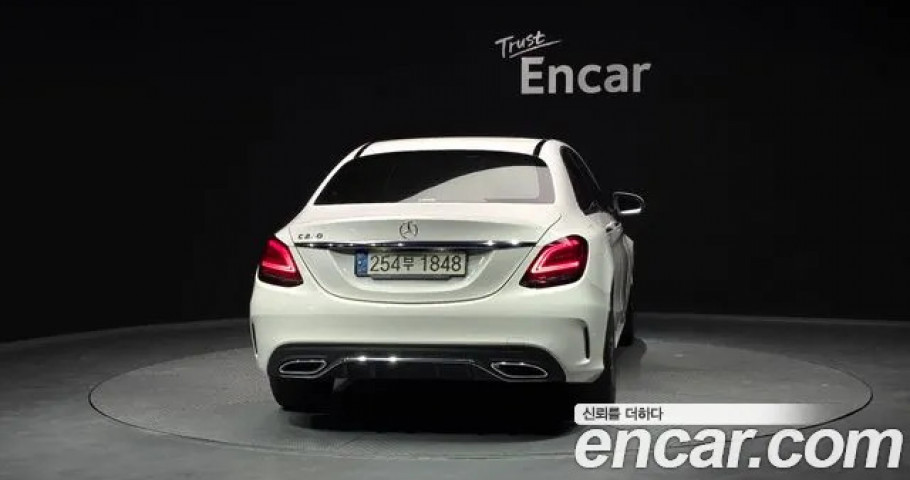 Mercedes-Benz C-Class 