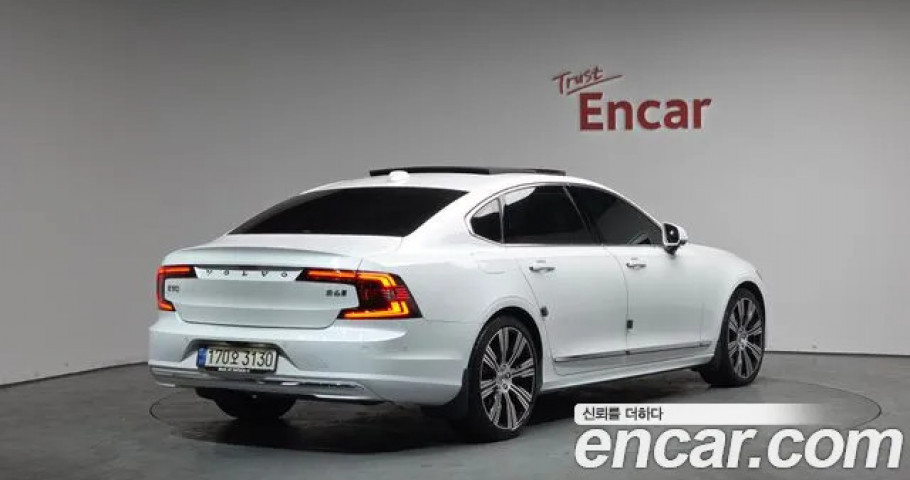 Volvo S90 