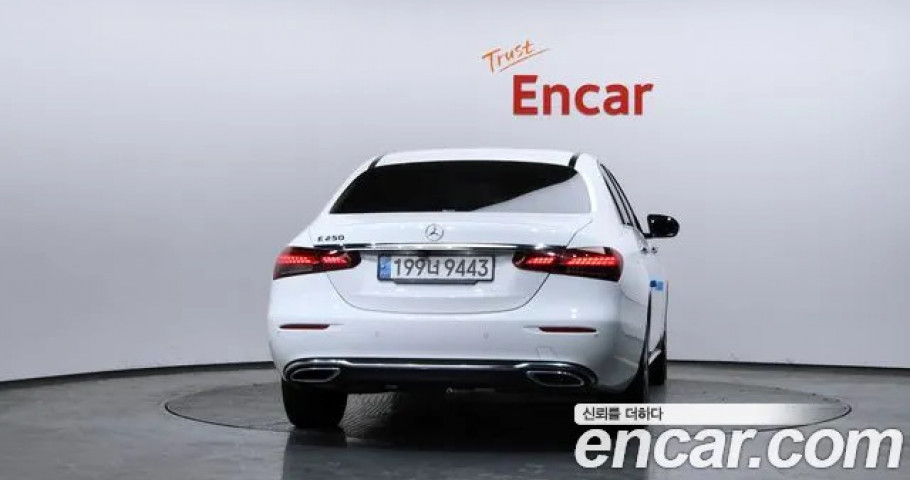 Mercedes-Benz E-Class 