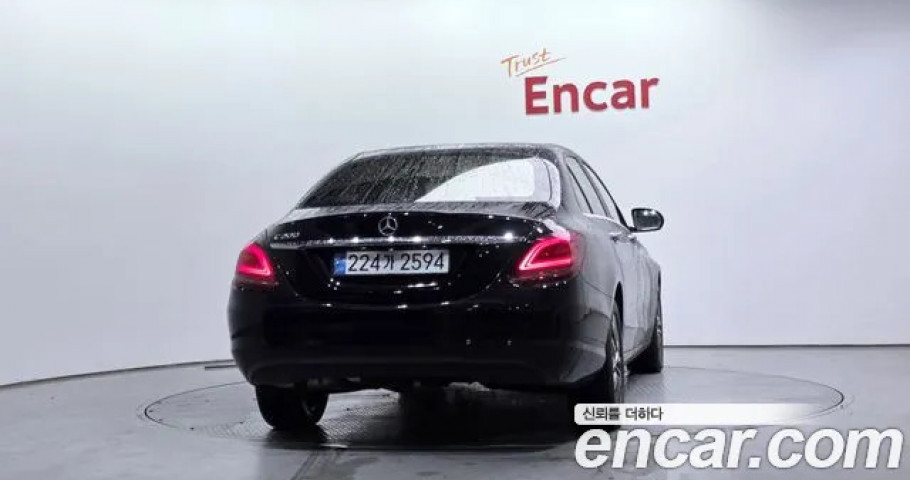 Mercedes-Benz C-Class 