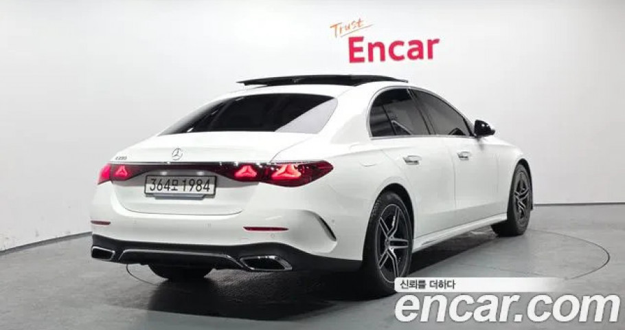 Mercedes-Benz E-Class 