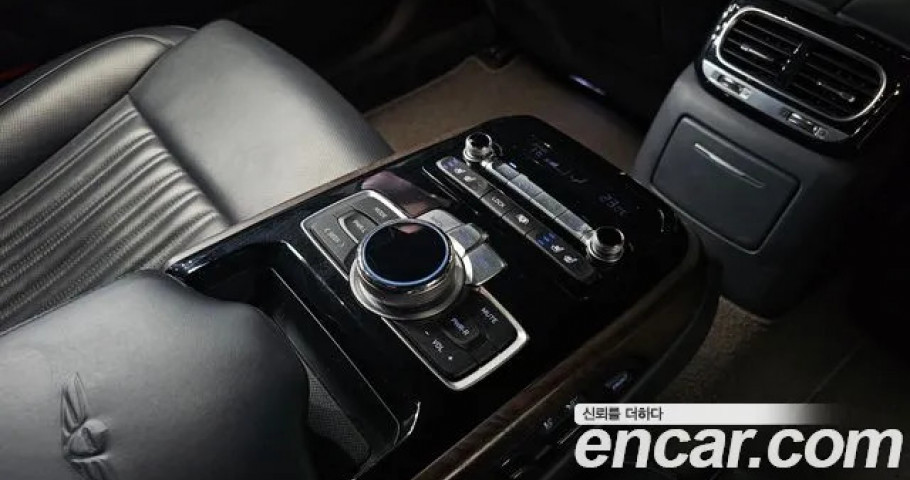 Genesis G90 