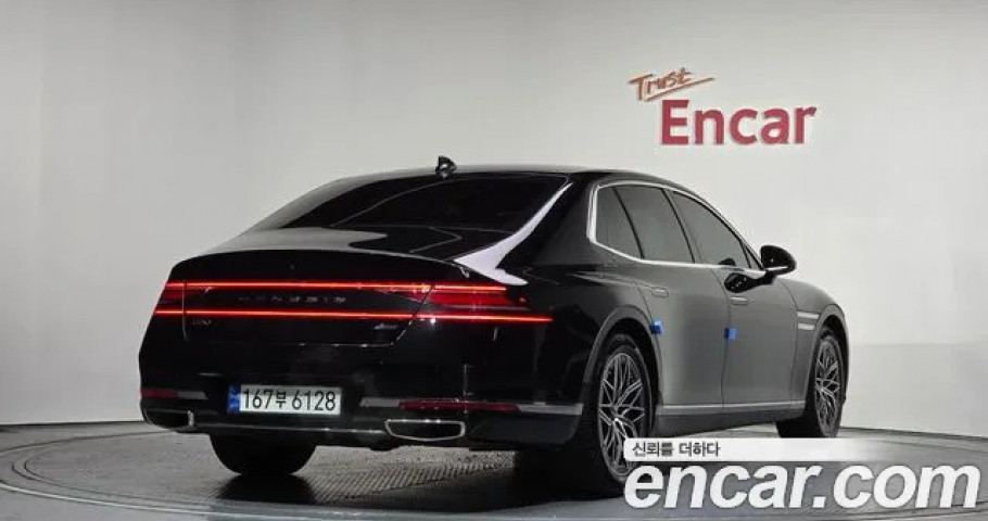 Genesis G90 