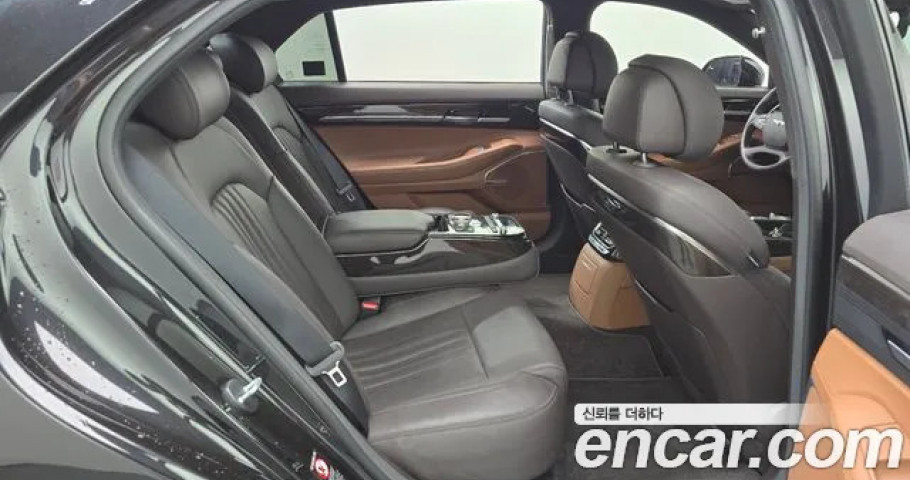 Genesis G90 