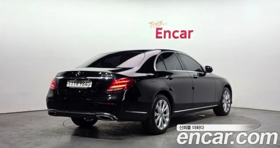 Mercedes-Benz E-Class 