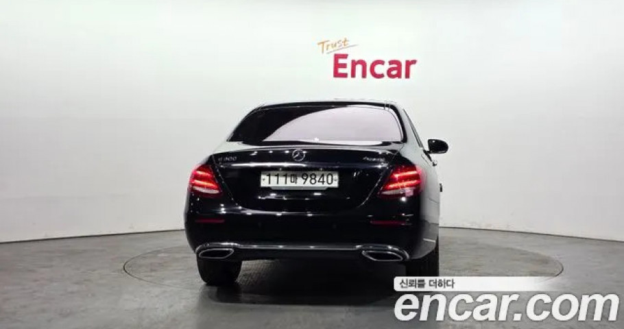 Mercedes-Benz E-Class 